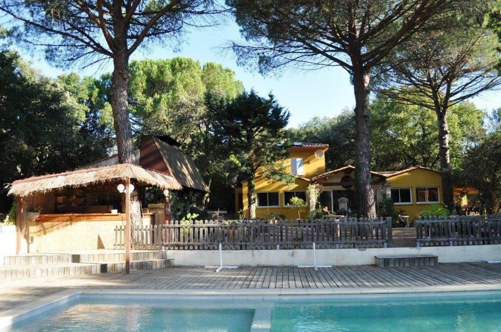 Le Mazet Des Cigales Villa Vers Pont du Gard Bagian luar foto